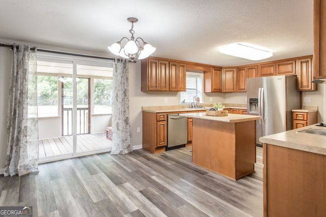 1348 Crestridge Rd, House other with 3 bedrooms, 2 bathrooms and null parking in Waycross GA | Image 4