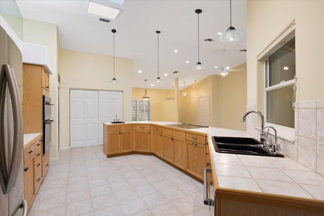 632 Concha Dr, House other with 3 bedrooms, 2 bathrooms and null parking in SEBASTIAN FL | Image 21