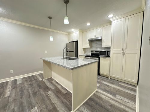 apt-903-7313 Gulf Fwy, Houston, TX, 77017-1562 | Card Image