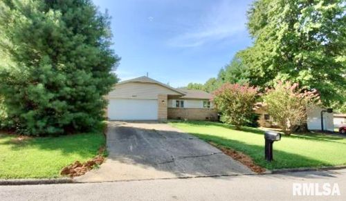 805 Hilldale Ave, Herrin, IL, 62948-4342 | Card Image