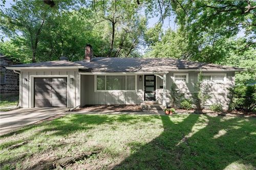 6015 78th Ter, Prairie Village, KS, 66208-4626 | Card Image