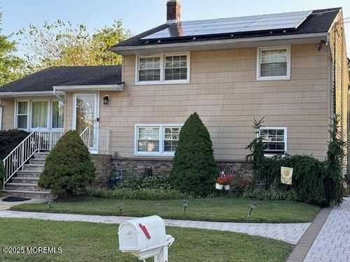 3 Manor Dr, Neptune, NJ, 07753-3524 | Card Image