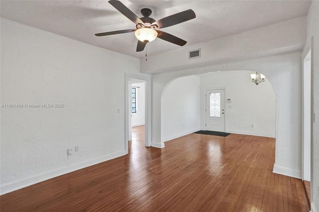 817 Lorca St, House other with 3 bedrooms, 1 bathrooms and null parking in Coral Gables FL | Image 10