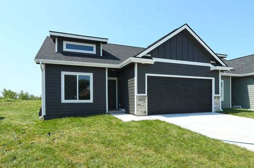 2414 Ne 6th St, Grimes, IA, 50111-2126 | Card Image