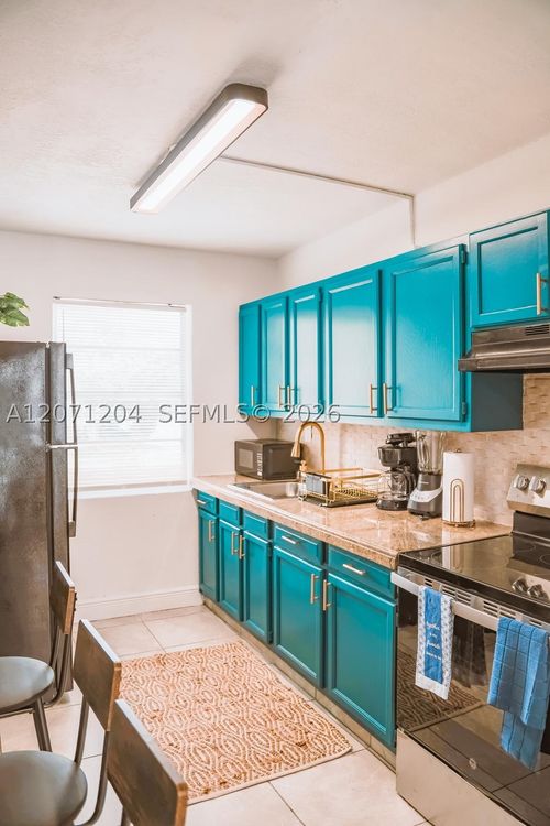 10-608 5th St, West Palm Beach, FL, 33401-4131 | Card Image