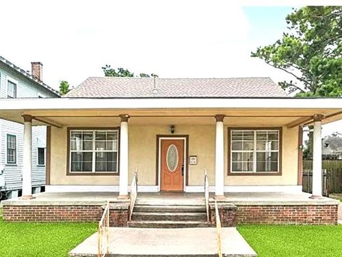 5830 Willow St, New Orleans, LA, 70115-7066 | Card Image