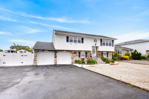 38 Tobago Ave, Toms River, NJ, 08753-4761 | Card Image