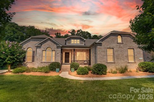 417 Five Leaf Ln, Waxhaw, NC, 28173-7047 | Card Image