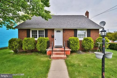 9 Park St, West Hazleton, PA, 18202-1126 | Card Image