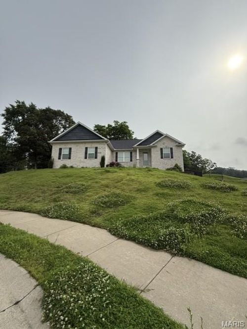 2642 Liberty Ct, Cape Girardeau, MO, 63701-1977 | Card Image
