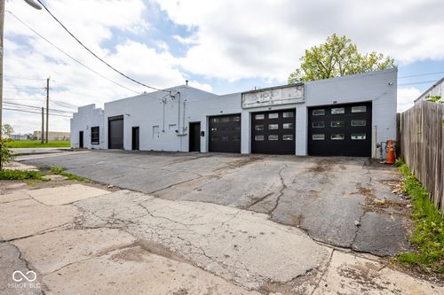 2043 Minnesota St, Indianapolis, IN, 46203-2938 | Card Image