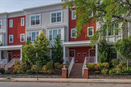 710 Main St, Peekskill, NY, 10566-2041 | Card Image