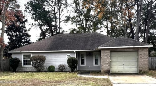 6817 Red Bud Ln, Ocean Springs, MS, 39564-9147 | Card Image