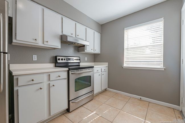 APT-101 - 100 Lorenz Rd, Townhouse with 2 bedrooms, 3 bathrooms and null parking in San Antonio TX | Image 6