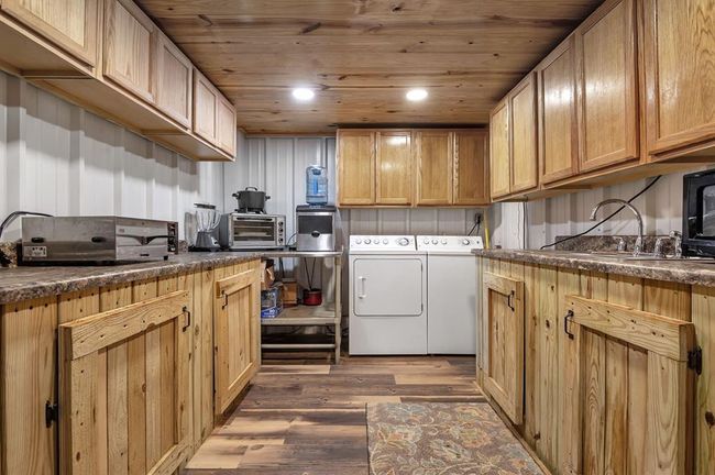 111 Cypress Bay Ldg, House other with 3 bedrooms, 6 bathrooms and 3 parking in Milam TX | Image 7