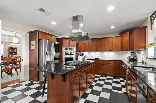 3330 Overland Dr, Condo with 2 bedrooms, 3 bathrooms and 2 parking in Roswell GA | Image 24