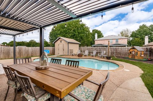 6015 Pietro Dr, Grand Prairie, TX, 75052-8744 | Card Image