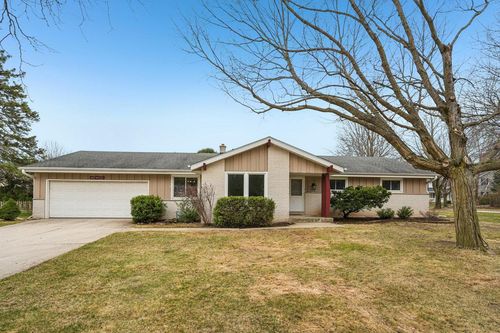 N69W7173 Bridge Road, Cedarburg, WI, 53012 | Card Image