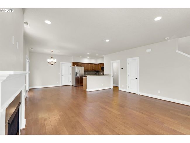 385 Sw Mitchum Ter, House other with 3 bedrooms, 3 bathrooms and 2 parking in Beaverton OR | Image 4