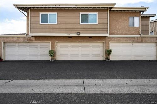 44-3936 W 5th St, Santa Ana, CA, 92703-3273 | Card Image