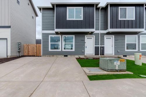 7873 Houston Loop, White City, OR, 97503 | Card Image