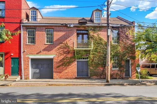 15 S Newberry St, York, PA, 17401-3818 | Card Image