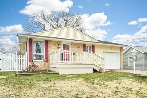 2864 Burnside St, Akron, OH, 44312-1721 | Card Image