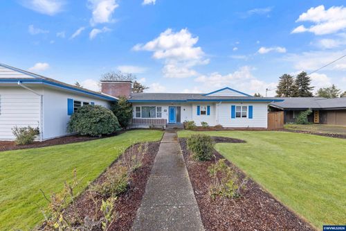 693 Sw Hayter St, Dallas, OR, 97338 | Card Image