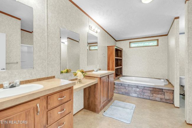 716 Byrd St, House other with 5 bedrooms, 3 bathrooms and null parking in Clinton TN | Image 24