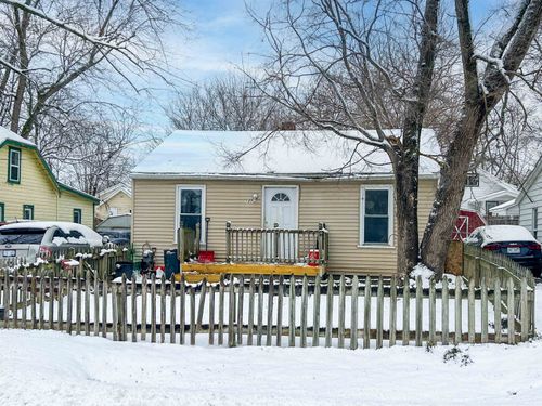 1475 Wells St, Burton, MI, 48529-1251 | Card Image