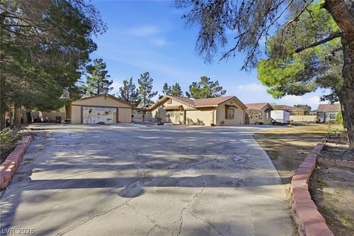 3933 S Pearl Street, Las Vegas, NV, 89121 | Card Image