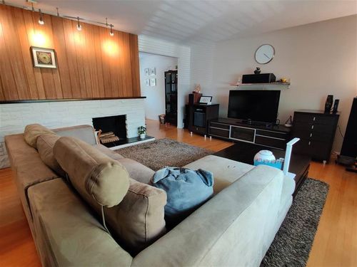 upper-740 Guiltner St, Coquitlam, BC, V3J4M5 | Card Image