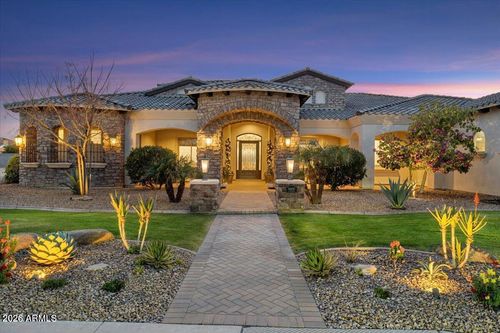 5600 S Gemstone Dr, Chandler, AZ, 85249-5800 | Card Image