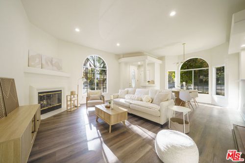 apt-119-4520 Pennsylvania Ave, La Crescenta, CA, 91214-4213 | Card Image