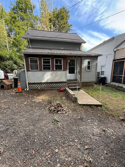 76 Lens St, Southbridge, MA, 01550-2547 | Card Image