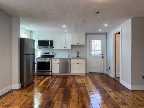 apt-2-25 Pine St, Westford, MA, 01886-2369 | Card Image