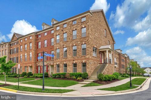 22635 Naugatuck Sq, ASHBURN, VA, 20148-6642 | Card Image