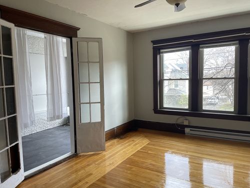 3-00 Sargeant St, Holyoke, MA, 01040 | Card Image