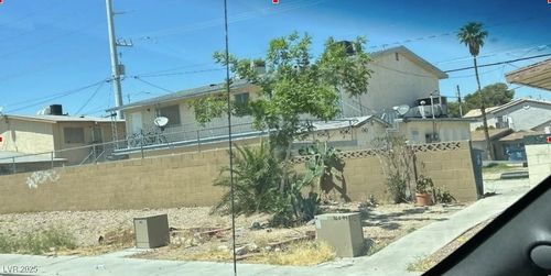 5104 Pebble Beach Blvd, Las Vegas, NV, 89108-1470 | Card Image