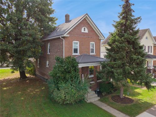 323 Oak St, Latrobe, PA, 15650-1442 | Card Image