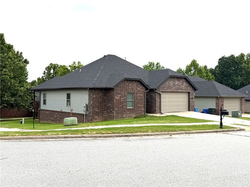 2055 E Peppervine Dr, Fayetteville, AR, 72701-6235 | Card Image