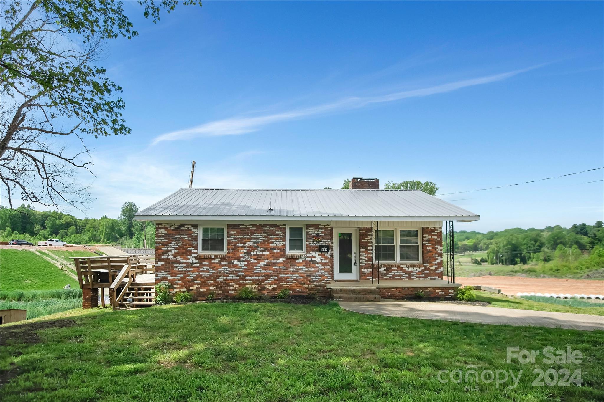 Grace St, Rutherfordton, NC 28139