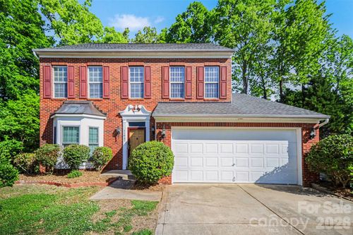 11647 Northwoods Forest Dr, Charlotte, NC, 28214-8827 | Card Image