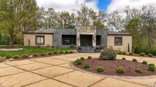 11239 Mosley Hill Dr, Creve Coeur, MO, 63141-7622 | Card Image