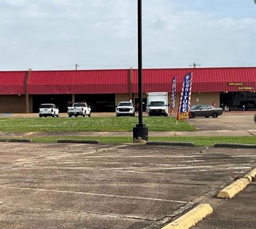 3711 S Macarthur Dr, Alexandria, LA, 71302-3339 | Card Image