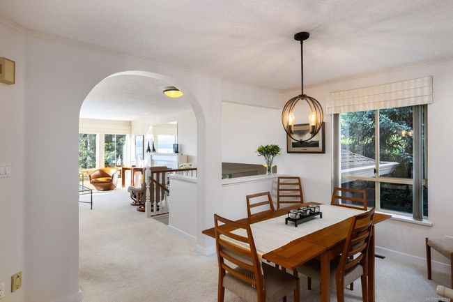 927 - 6880 Wallace Dr, Townhouse with 2 bedrooms, 3 bathrooms and 2 parking in Brentwood Bay BC | Image 6