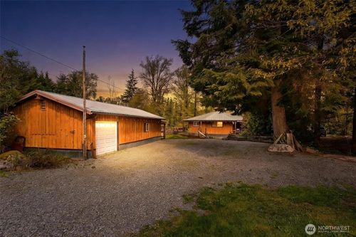 8944 W Pressentin Dr, Concrete, WA, 98237-8816 | Card Image