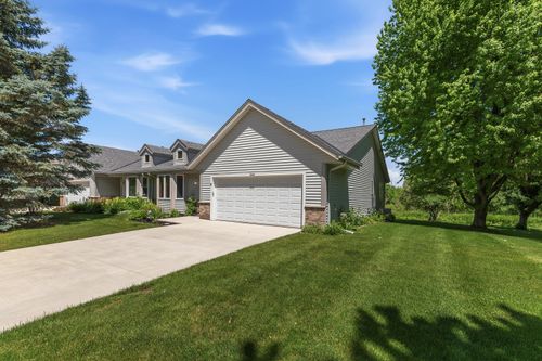 2924 Valley Ave, West Bend, WI, 53095 | Card Image