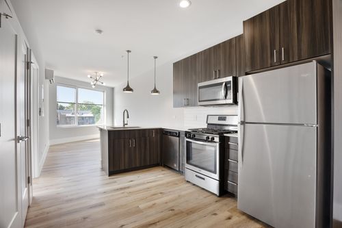 apt-401-1531 W Howard St, Chicago, IL, 60626-1898 | Card Image