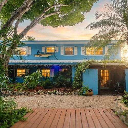 141 Ocean Dr, Tavernier, FL, 33070-2340 | Card Image